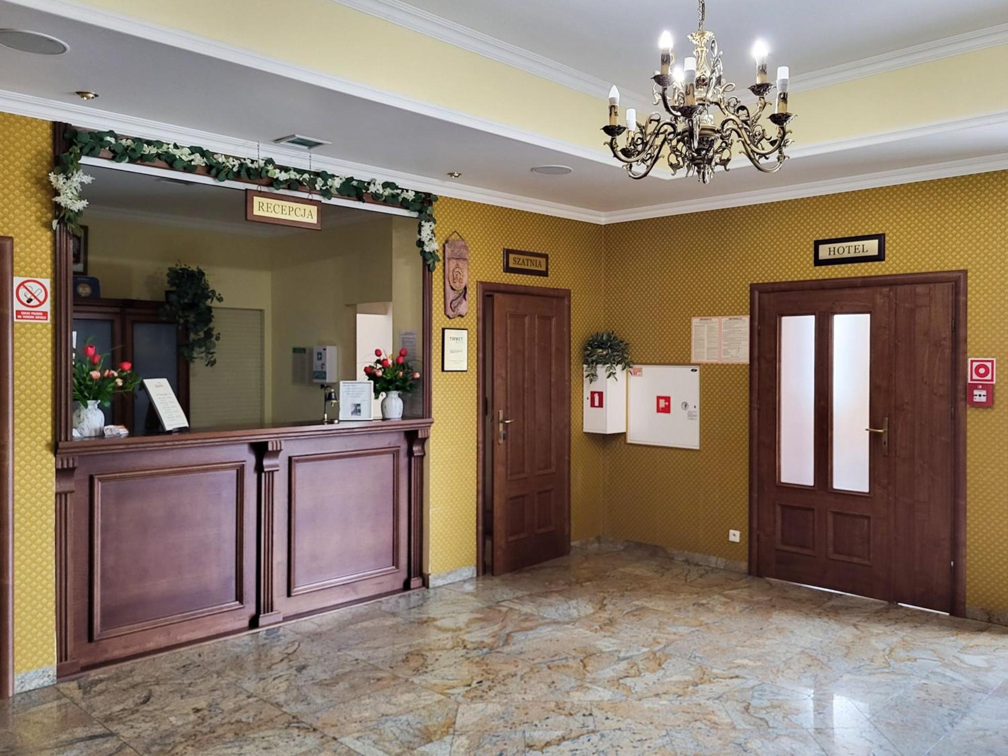Hotel Hesperus Miedzyrzec Podlaski Exterior photo